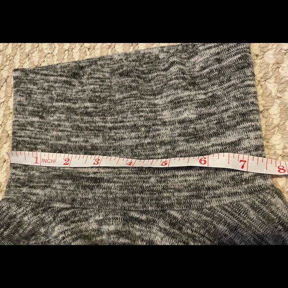 SEDUCTIONS by SIRENS Light Grey Turtle Neck Cropped Long Sleeve ‼️$9 price drop - Picture 10 of 10